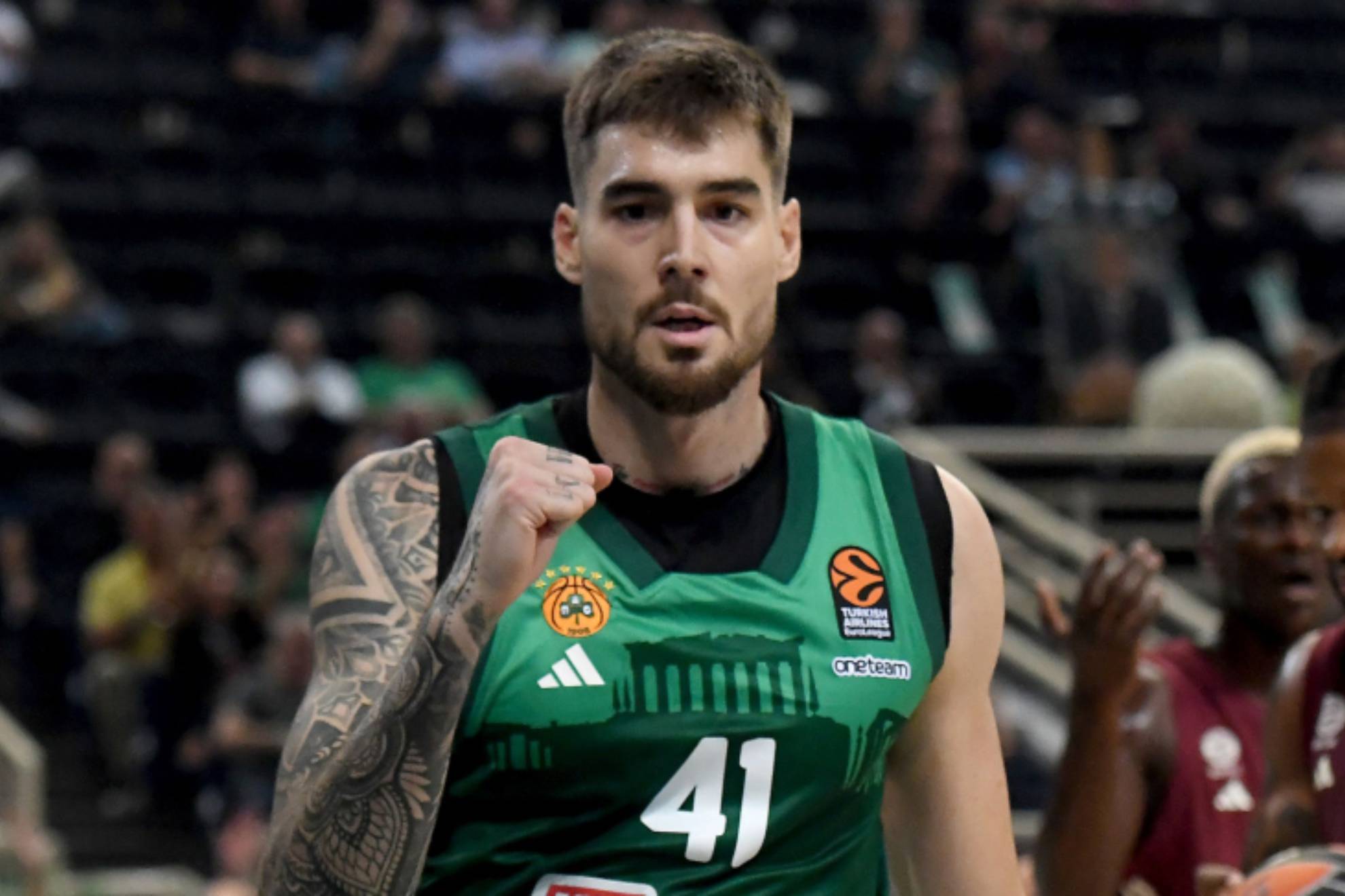 Juancho Hernangómez celebrates a basket of the Panathinaikos.