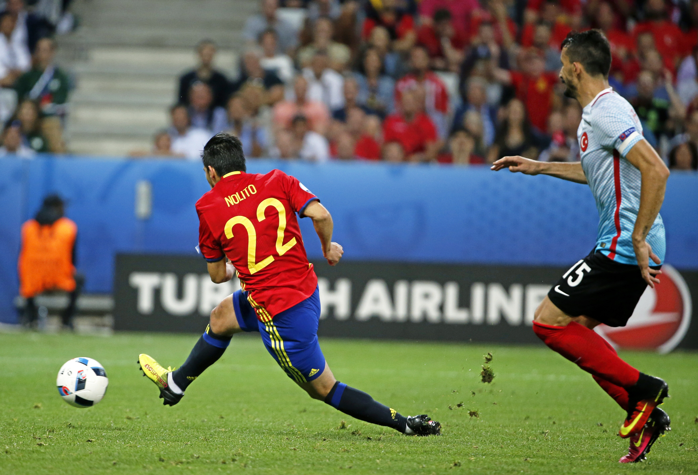 Nolito, el internacional español que dejó el Barcelona al sentirse "el último mojón"GOL
