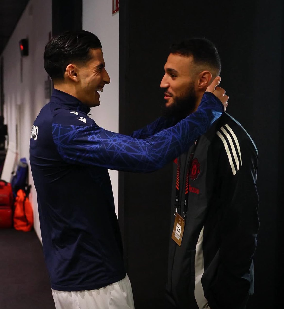 Aguerd y Mazraoui antes del partido