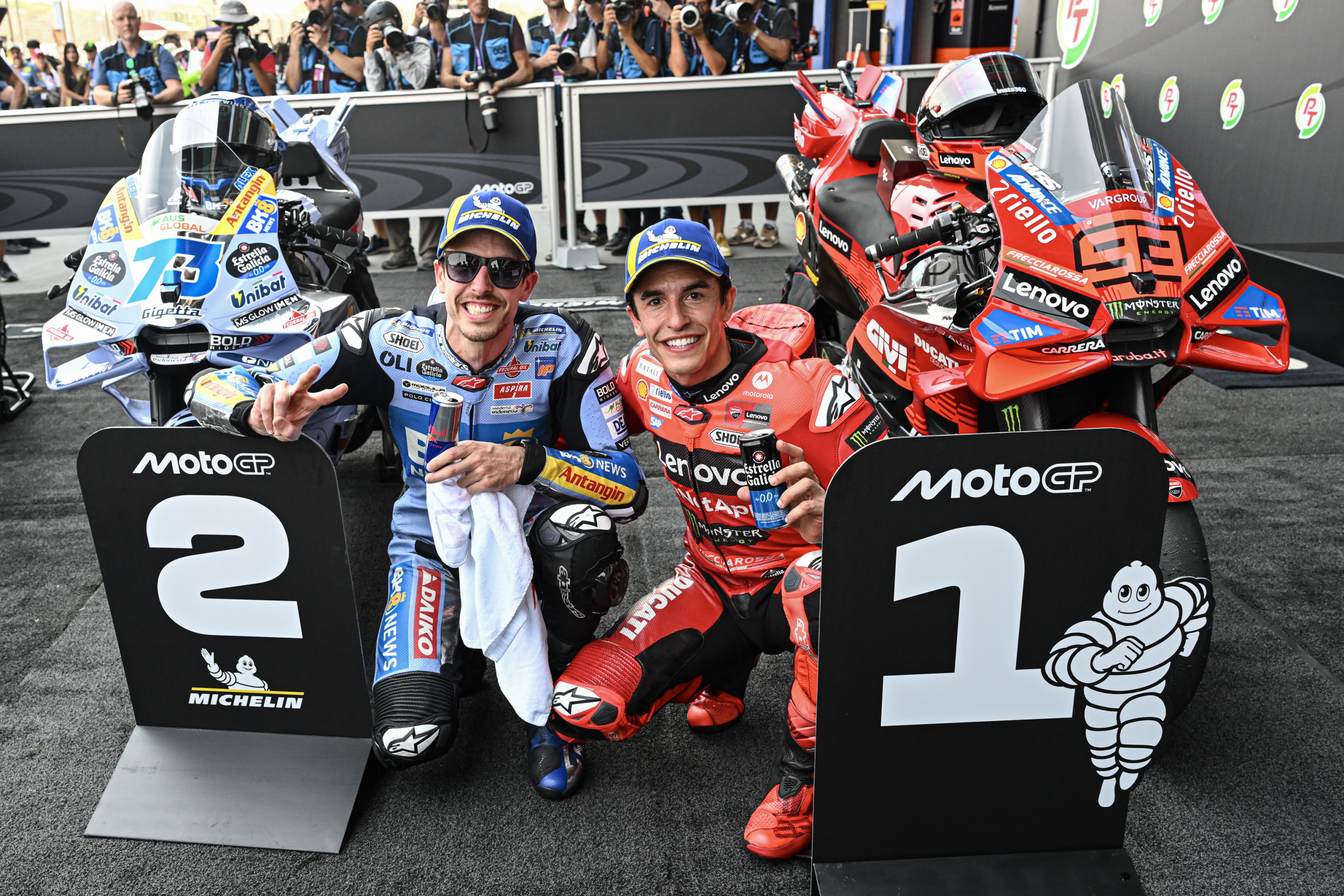 Primero y segundo todo el fin de semana los Márquez