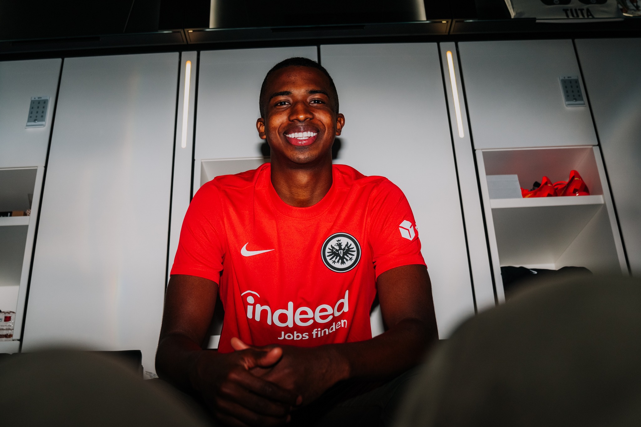 Willian Pacho en el Frankfurt.