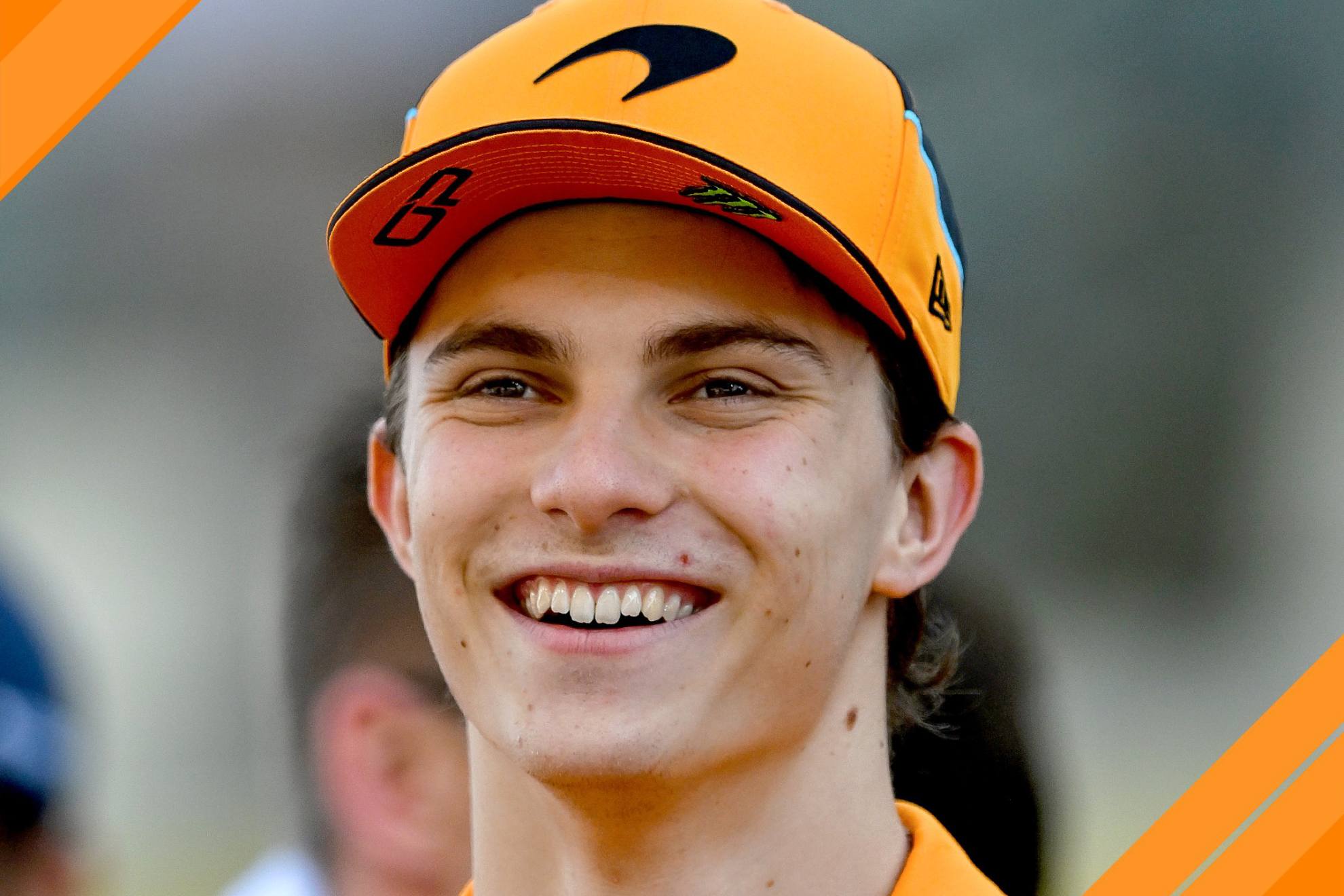 Oscar Piastri, 23 años, renueva con McLaren.