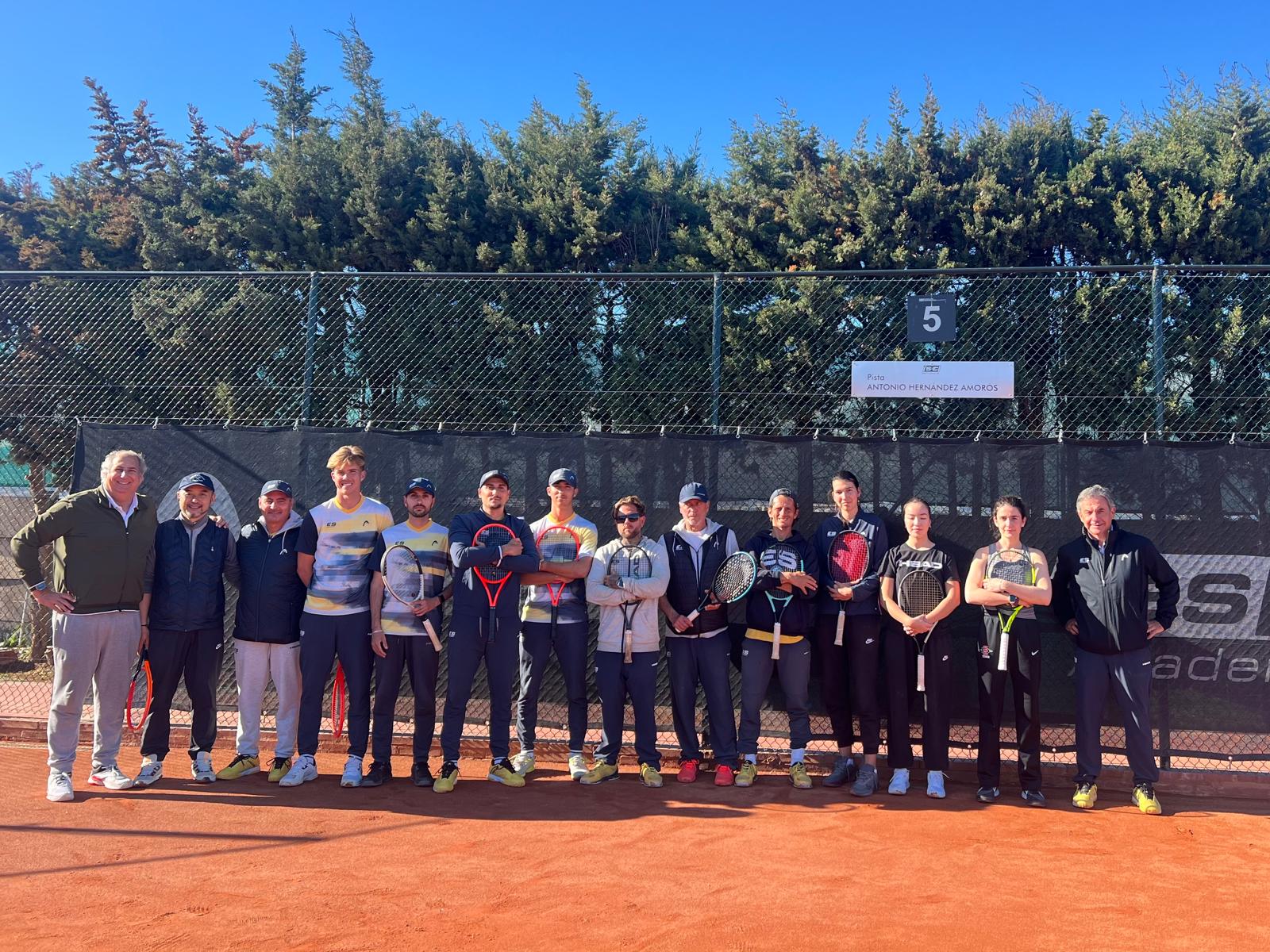 Integrated RPT tennis course in facilio Sánchez academy facilities