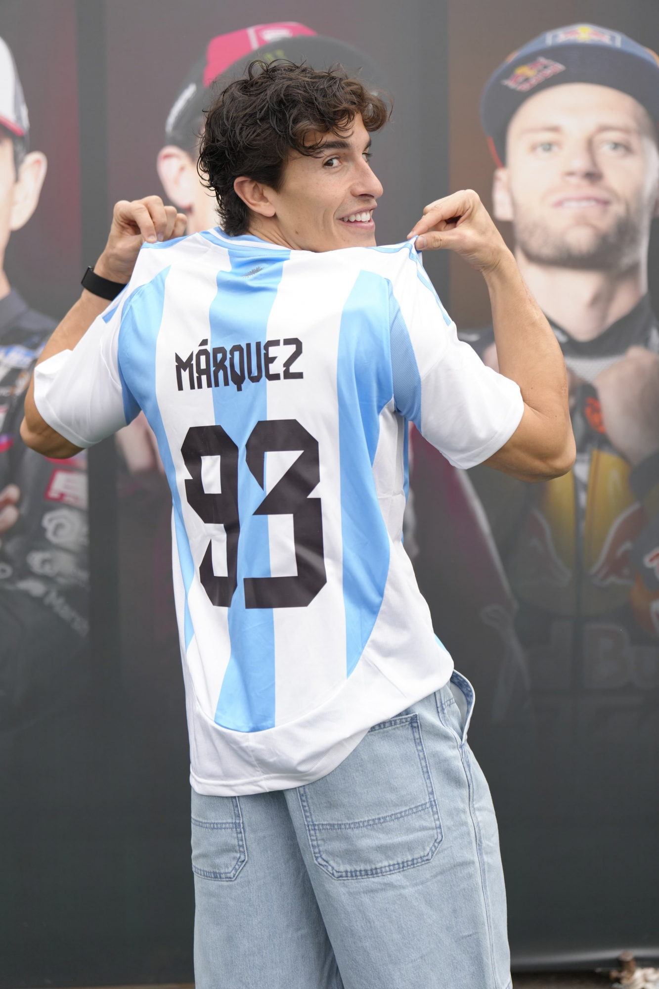 Marc Márquez, con su camiseta de Argentina.