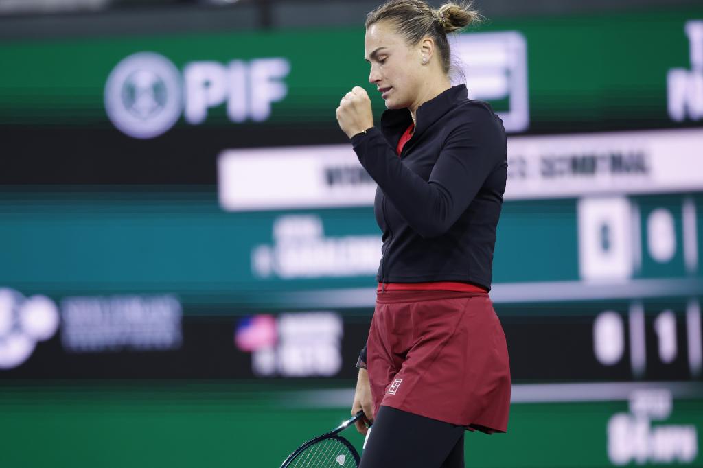 Aryna Sabalenka celebra un punto ante Madison Keys.