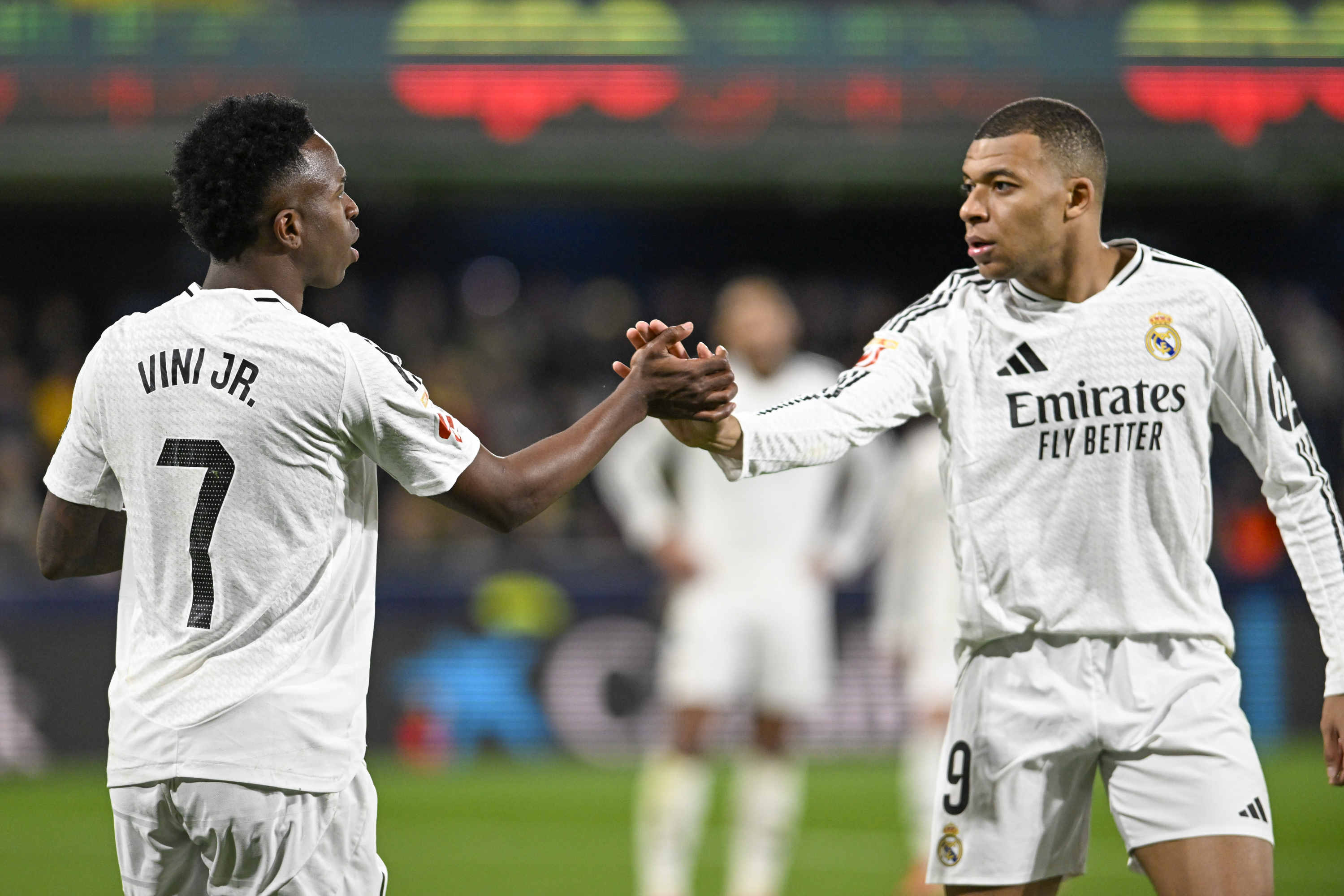 Vinicius y Kylian Mbappé, durante el encuentro.