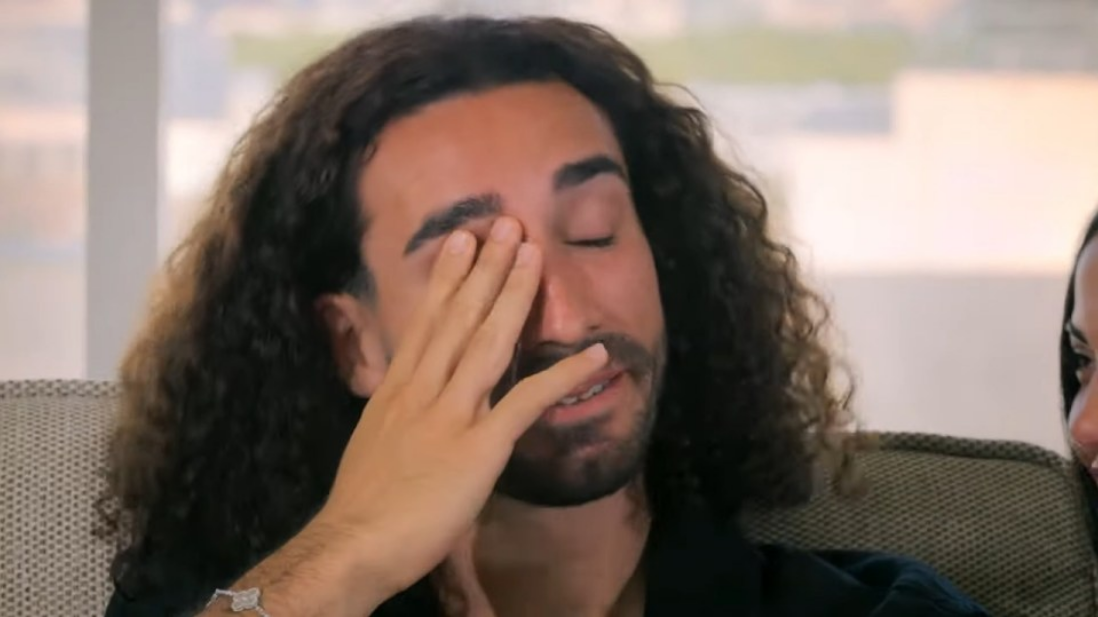 Marc Cucurella rompe a llorar con su pareja en el reality íntimo de las estrellas del fútbol y sus mujeres