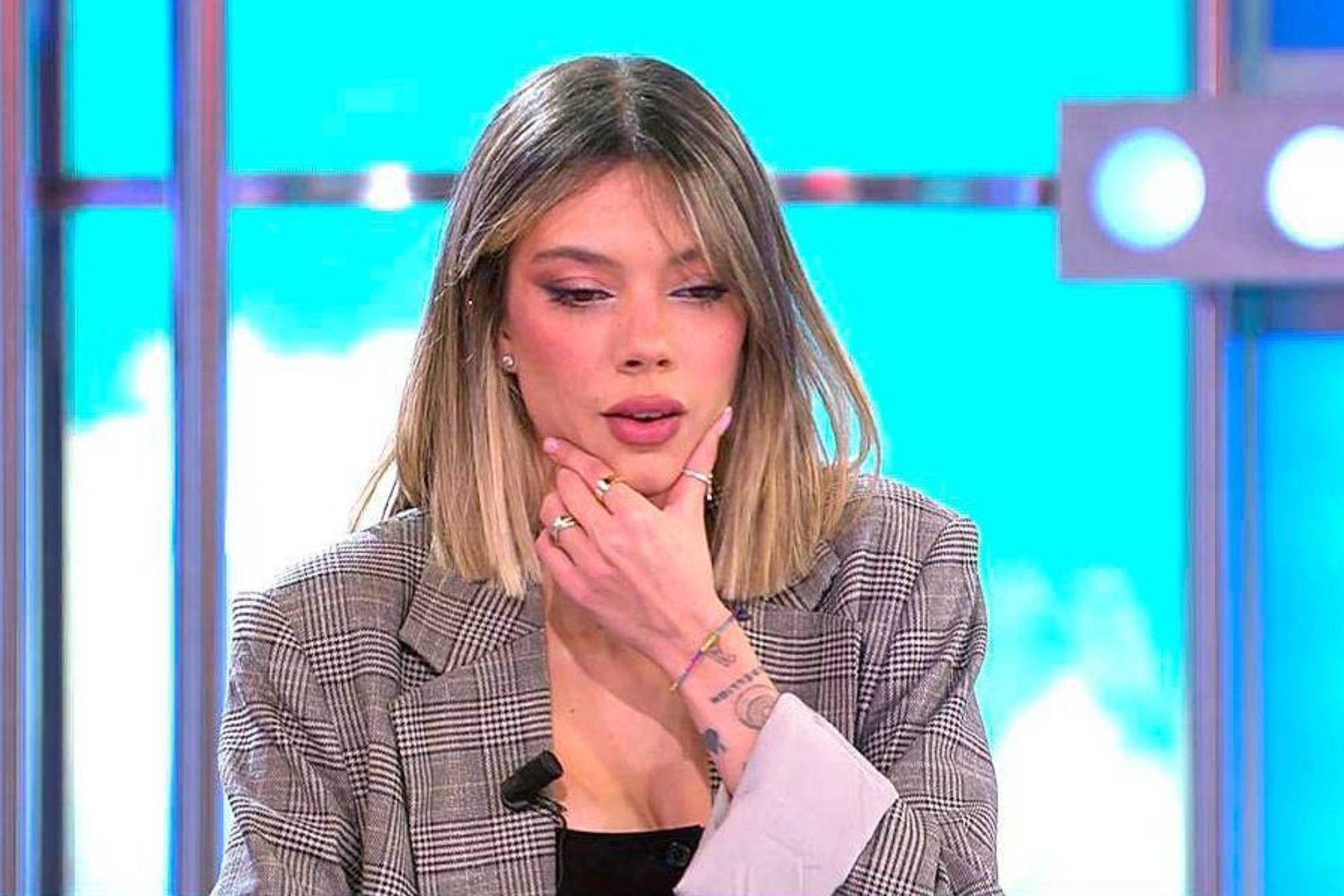 Alejandra Rubio explica sus fotos con Carlo Costanzia: "Hay veces que salen cosas muy temprano"