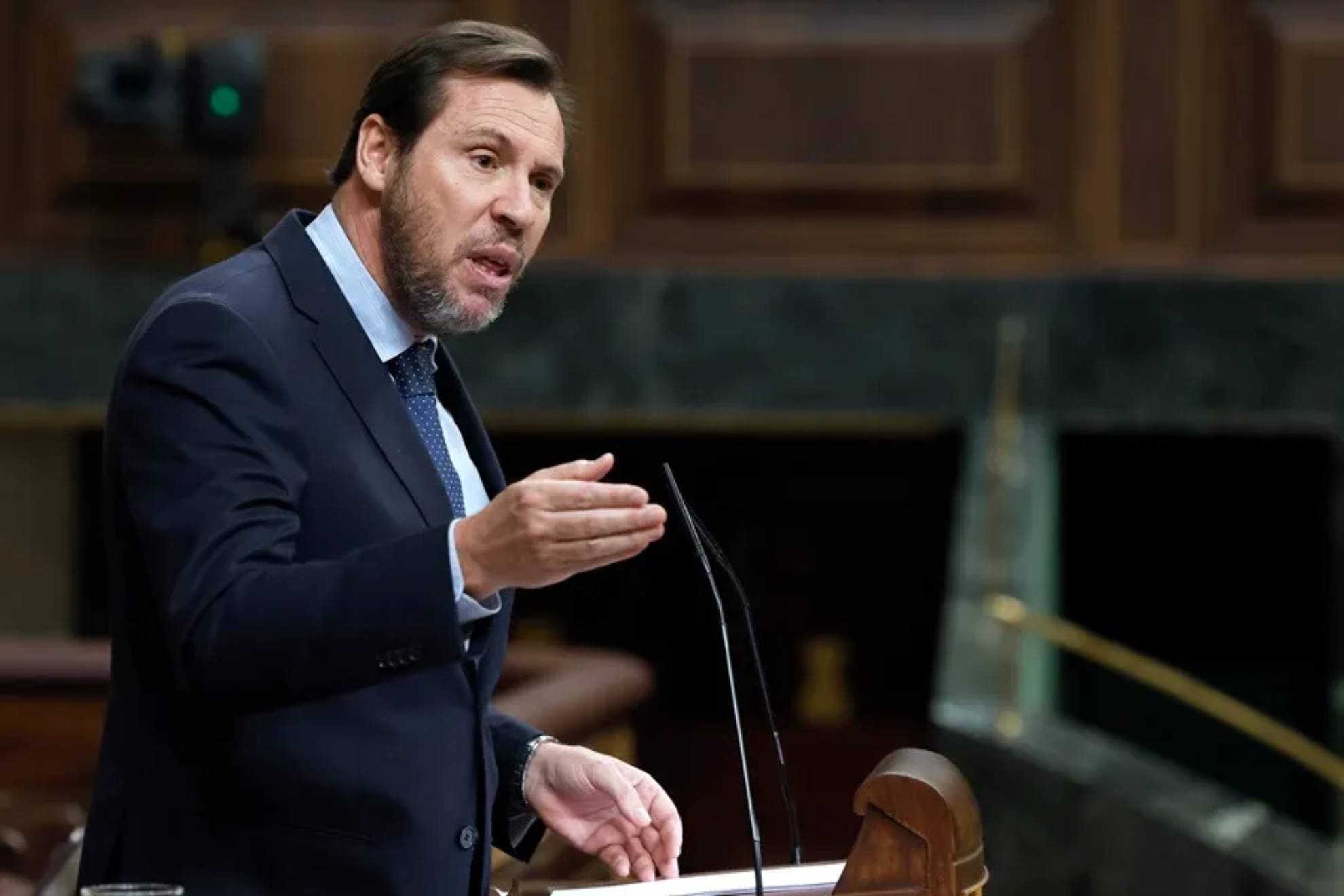 Óscar Puente atiza al PP, a Abascal y a Alvise aprovechando un discurso de  Trump: "La internacional del odio y la mentira"