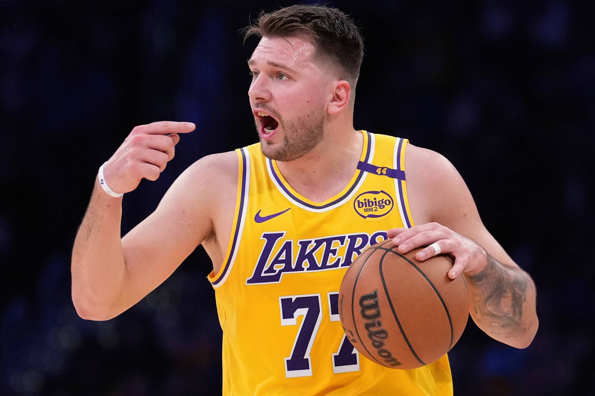 Doncic monta su propio espectáculo para resarcir a los Lakers de los Nuggets