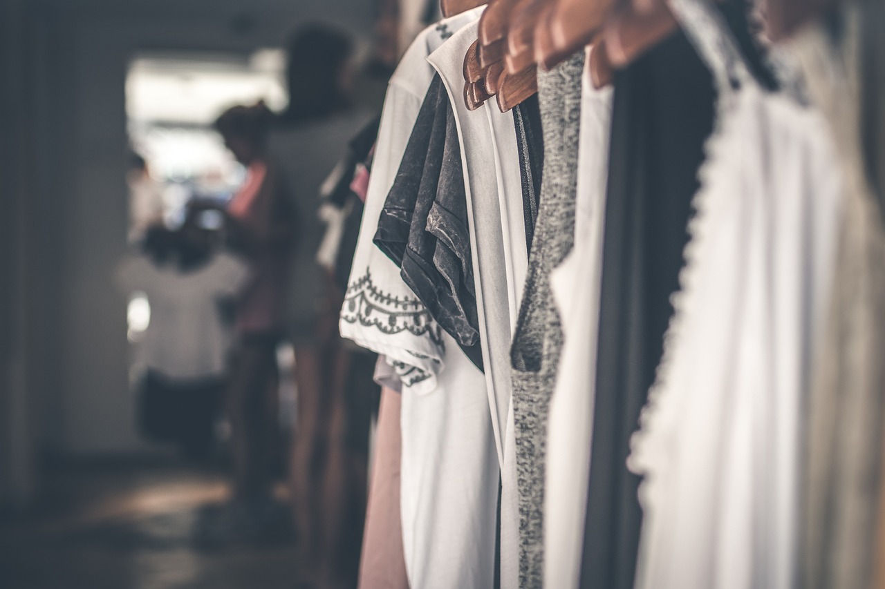 A medida que avanzas en la vida, es más común usar ropa negra