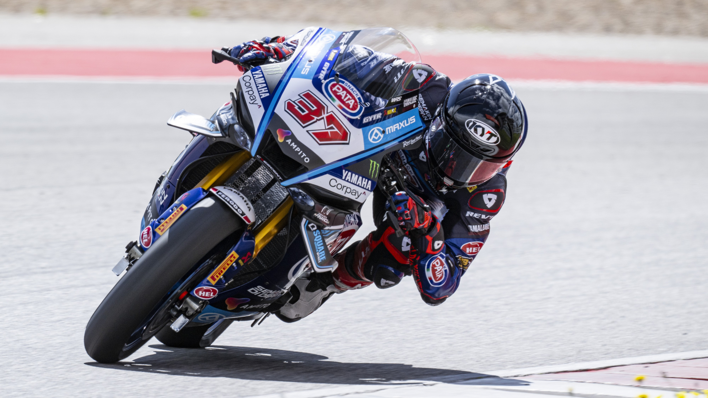 Augusto, sobre la Yamaha de Superbike.