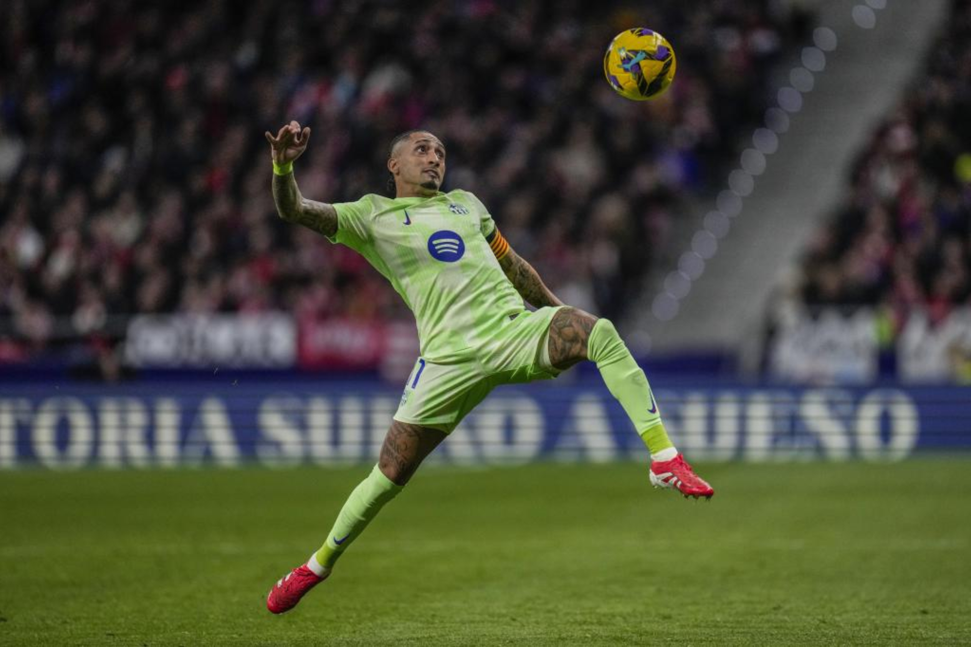 Raphinha contra el Atlético de Madrid