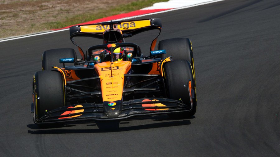 Piastri, pole en el GP de China 2025.