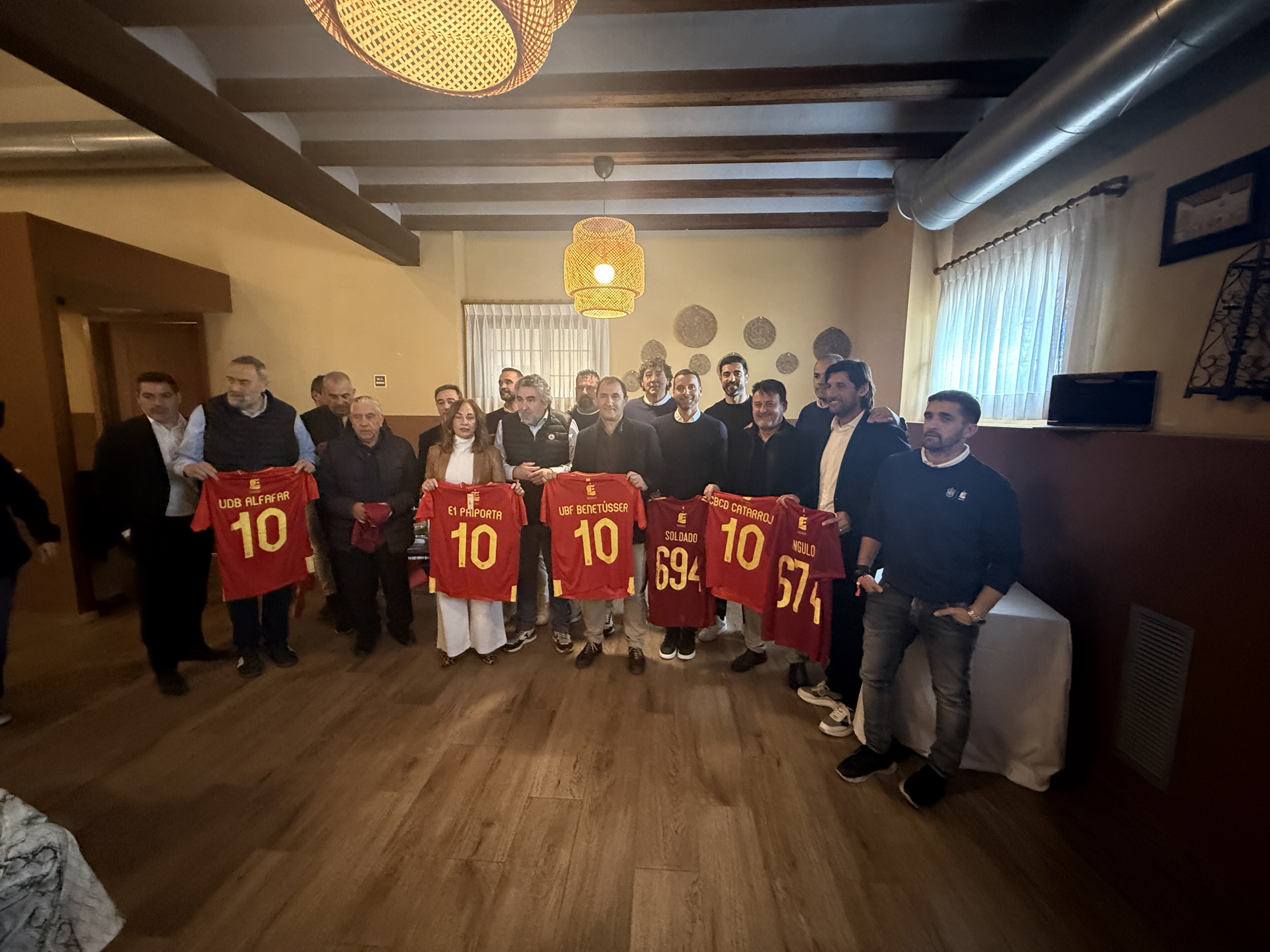 Uribes durante el acto de reconocimiento en Valencia.