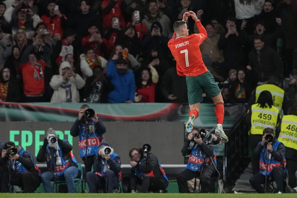 Celebración de Cristiano Ronaldo ante Dinamarca.