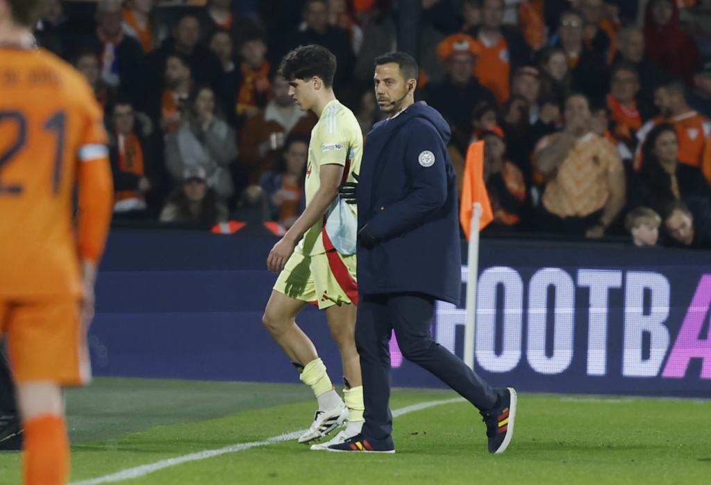 Cubarsí se lesiona en el partido que disputa la selección ante Países Bajos