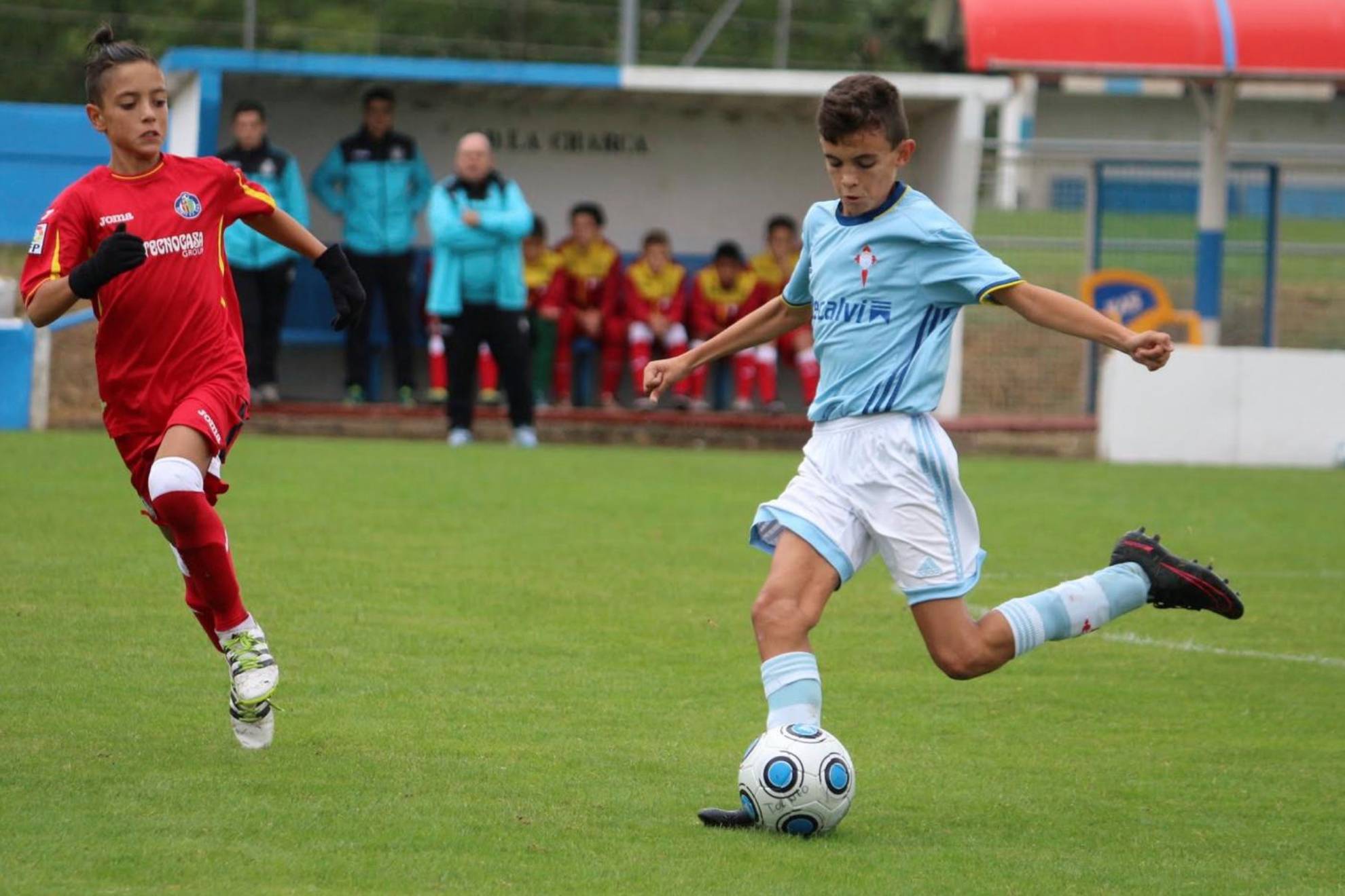 Bajcetic durante un partido con el Celta