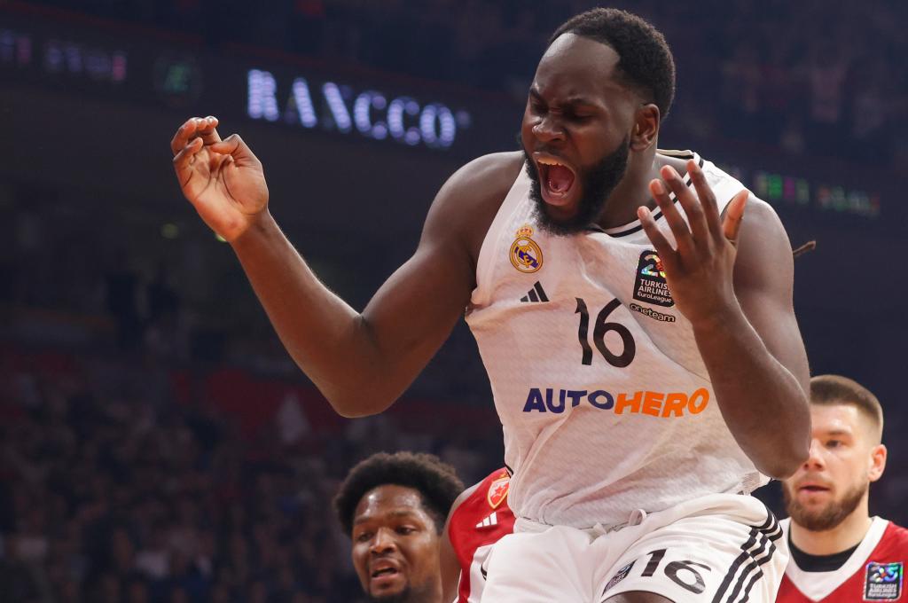 Usman Garuba gesticula tras una jugada.
