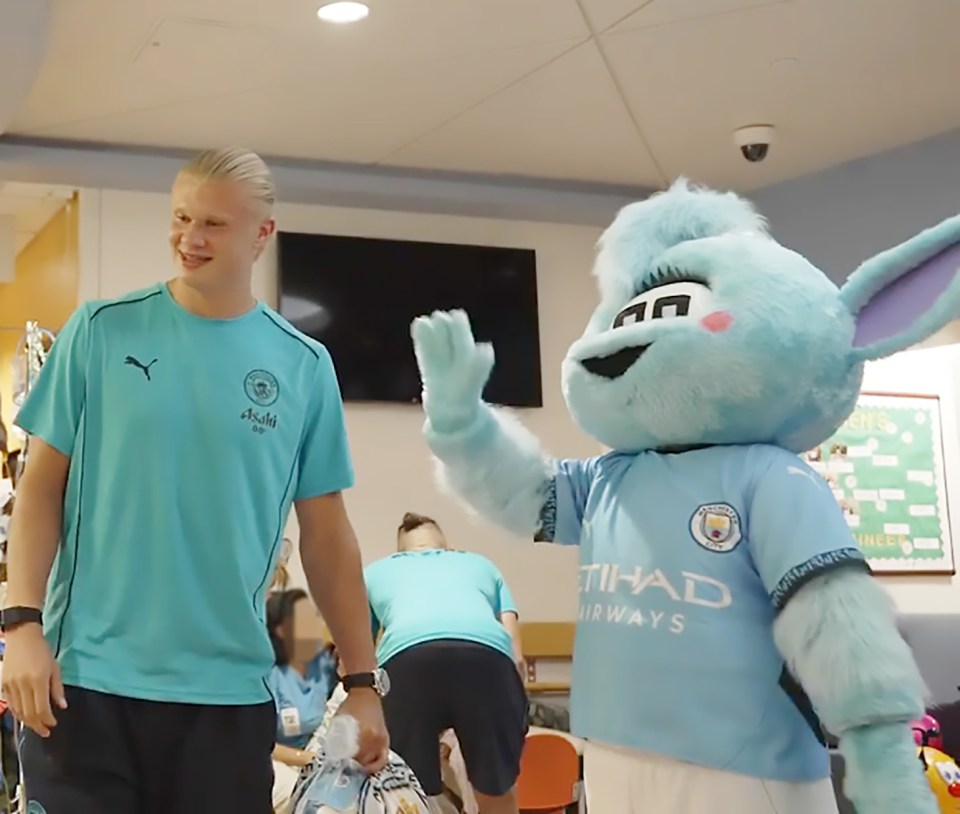 La denunciante, la mujer que hacía de la mascota del Manchester City 'Moonbeam', acusa al club de ocultar el asunto