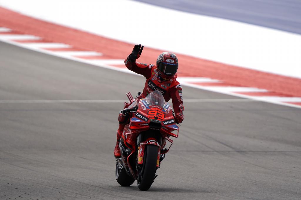 Marc saluda en Austin.