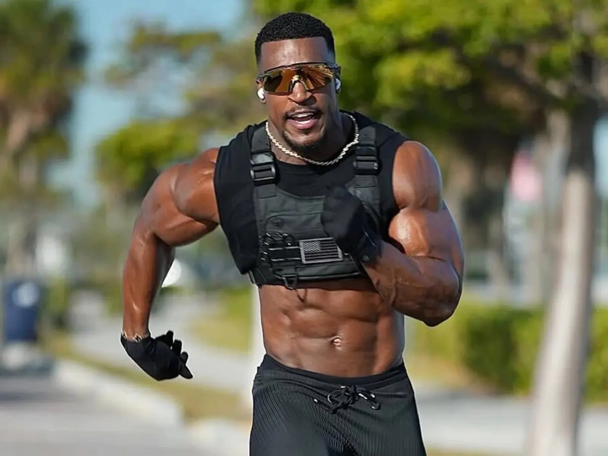 El pasado de Ashton Hall: de fracaso en la NFL a ser influencer de moda - Ashton Hall Height – How Tall Is The Football Prospect?