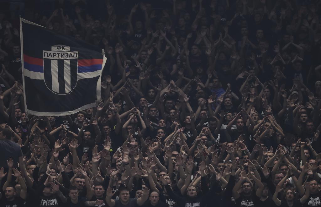 Los seguidores del Partizan en un partido de la Euroliga.