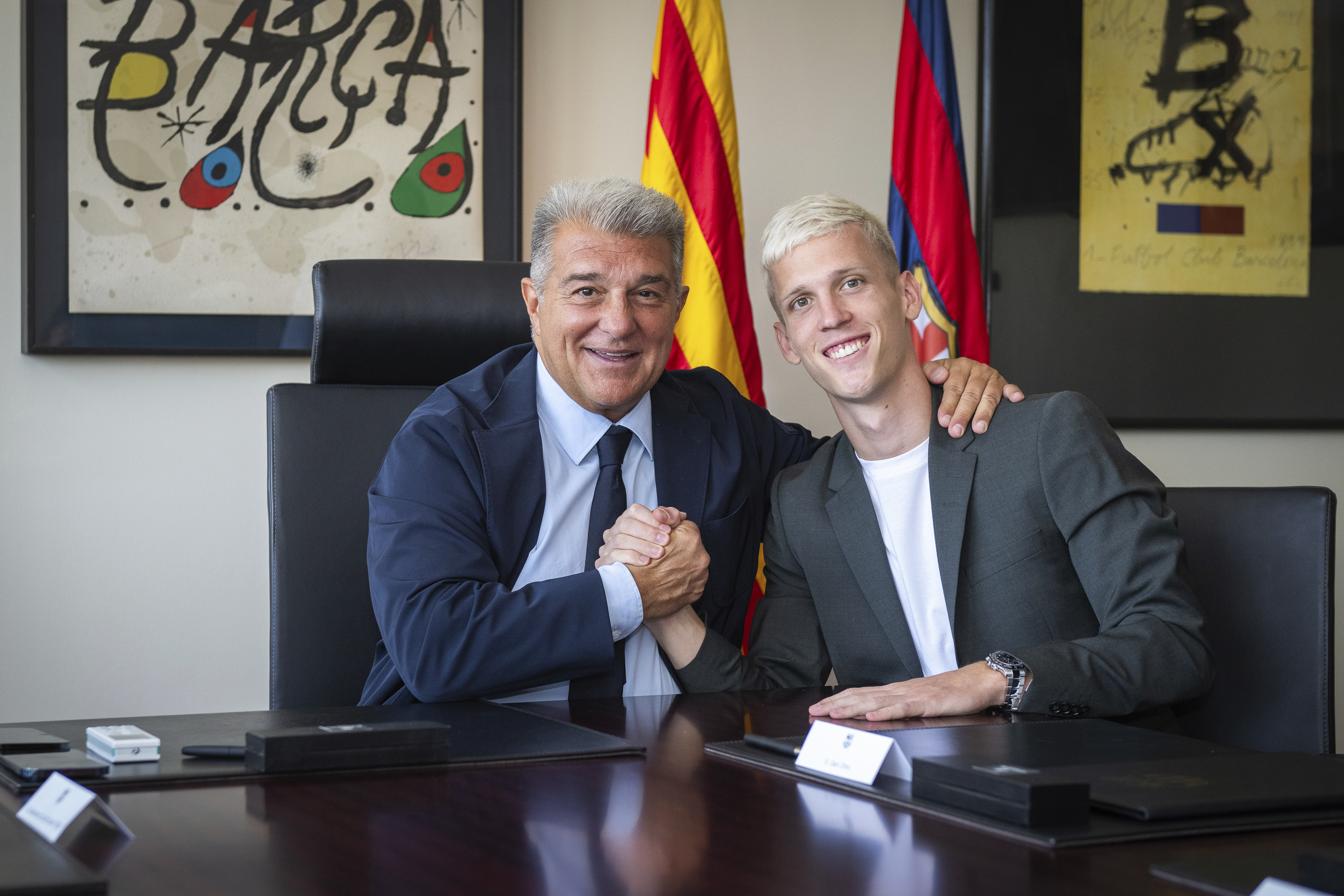 Joan Laporta y Dani Olmo.