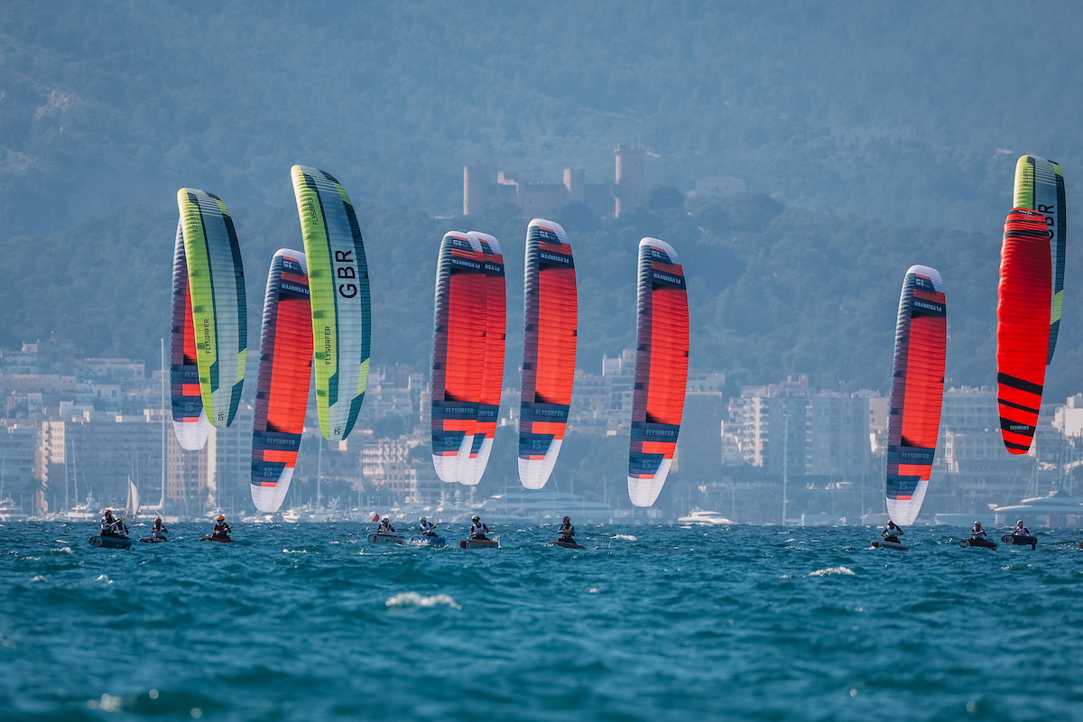 La flota de Formula Kite femenino en el 54 Trofeo Princesa Sofía Mallorca.