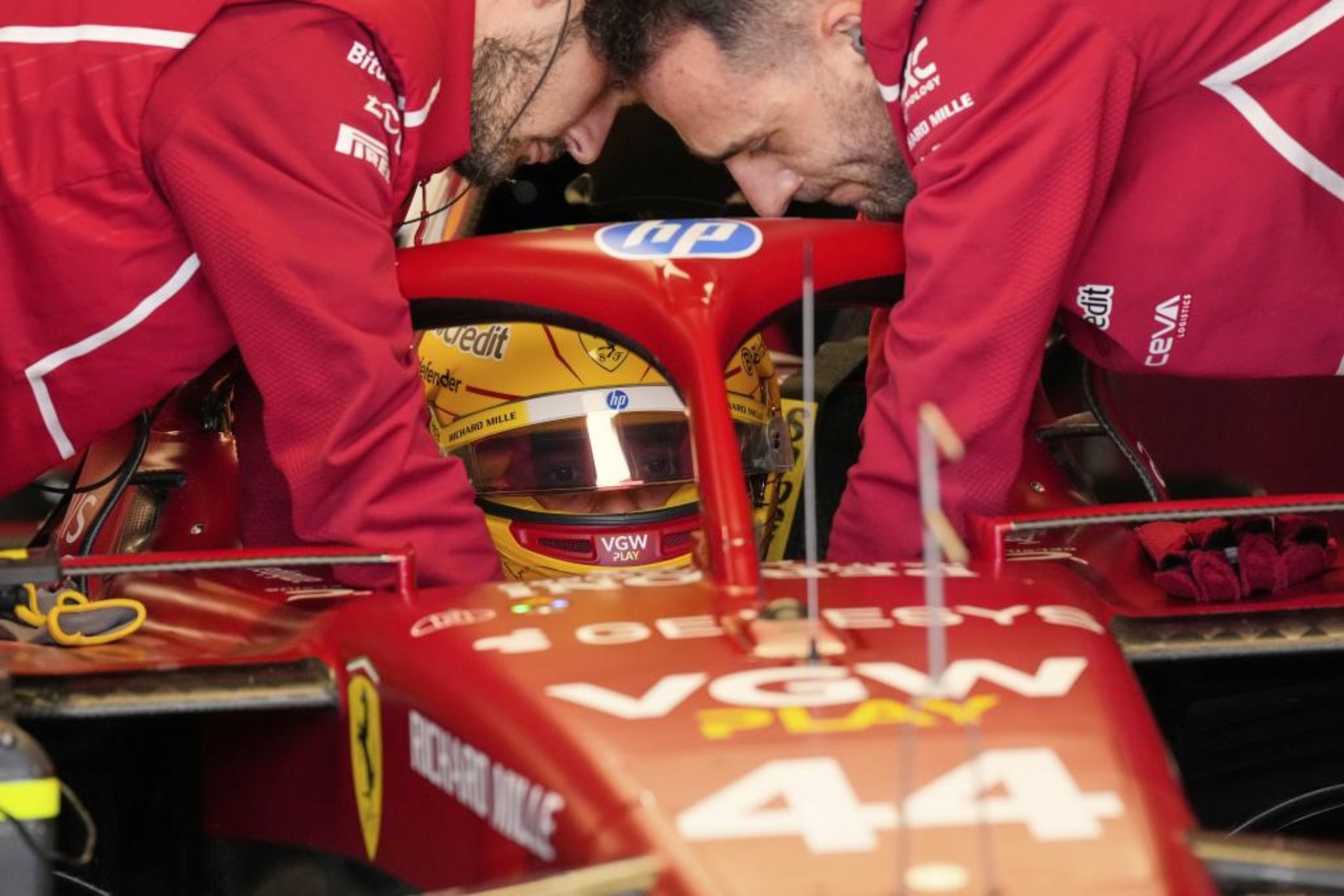 Hamilton, en boxes.
