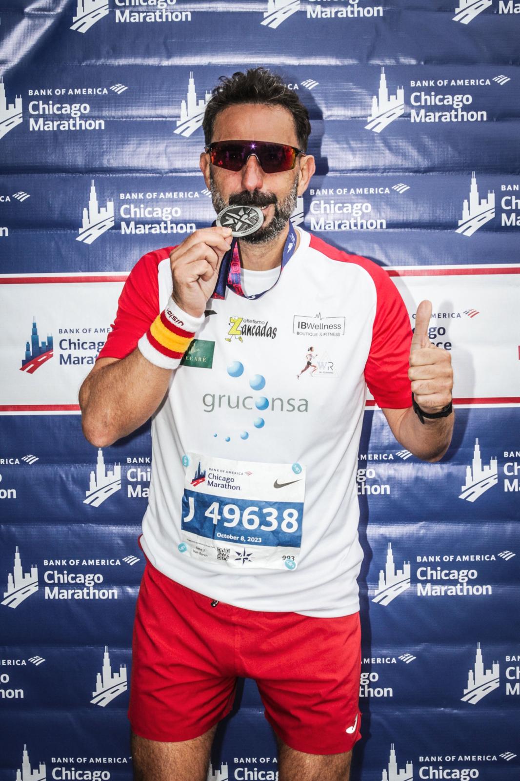 Alfonso rojas en la maratón de Chicago en 2023