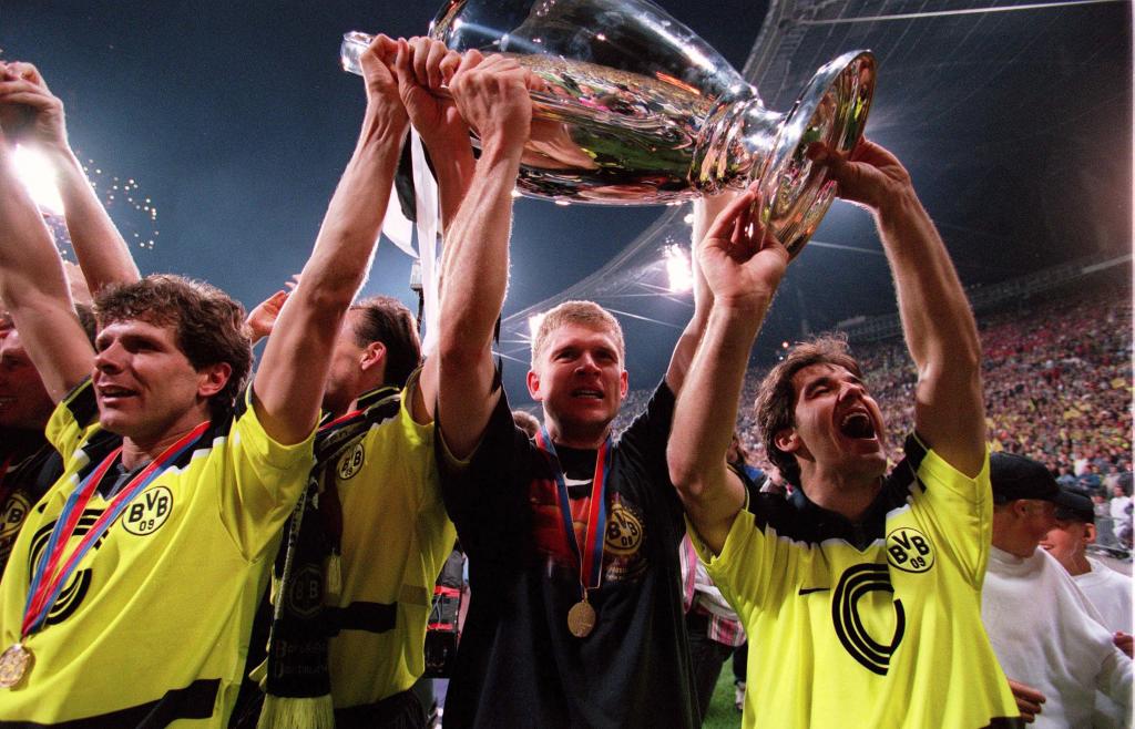 Borussia Dortmund celebrating at Olympiastadion.
