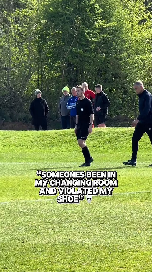 Fecal aggression to a football referee: they defecate in his shoe and suspend the game