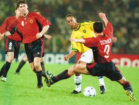 Ronaldinho con 19 años jugando el mundial sub 20 en Nigeria