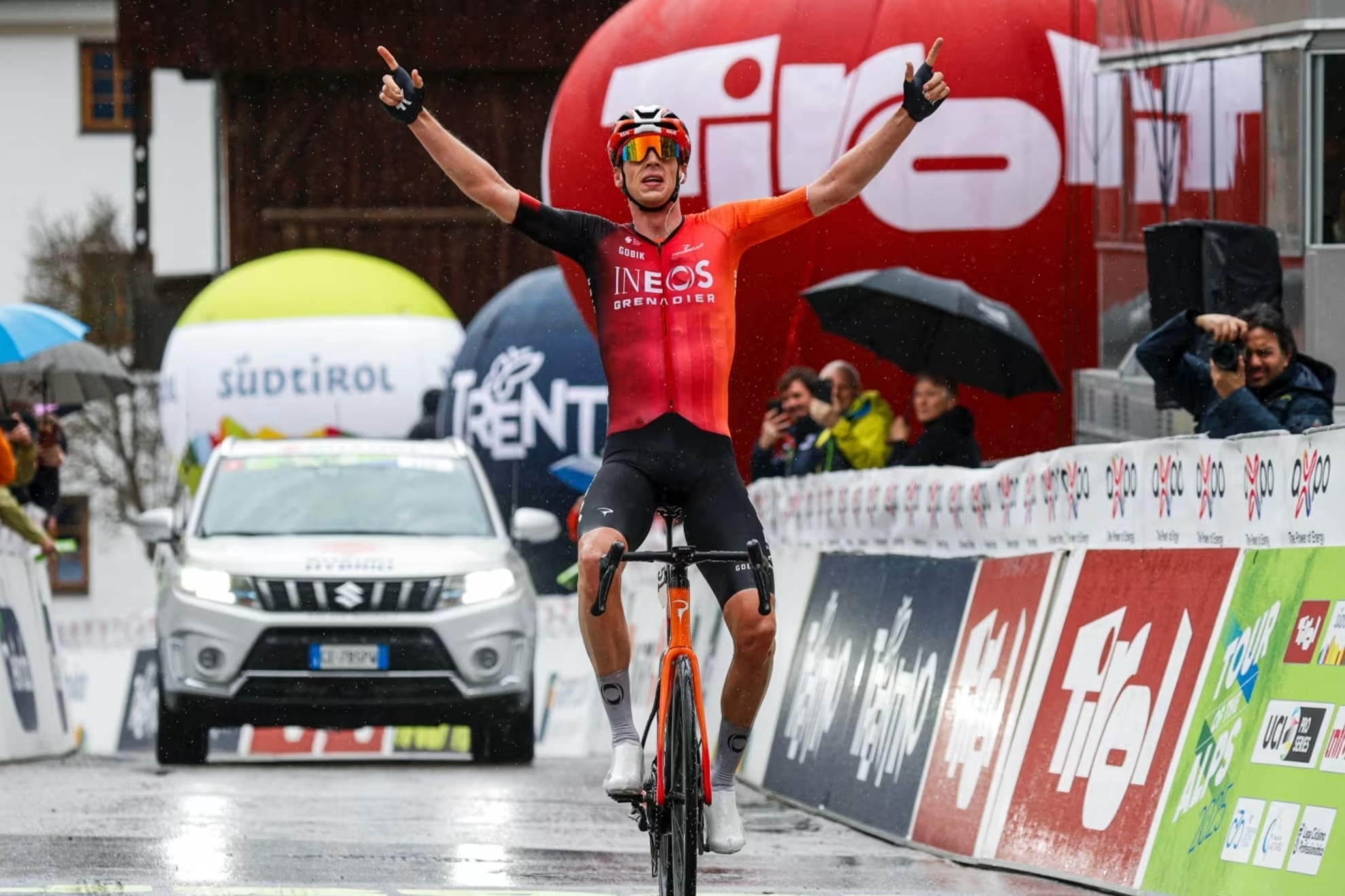 Thymen Arensman conquista la etapa reina del Tour de los Alpes con una ...
