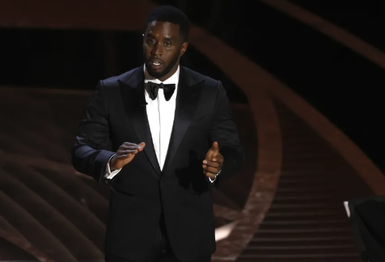 El vídeo en el que Sean 'Diddy' Combs aparece pegando a su ex novia es  admitido como prueba para el juicio