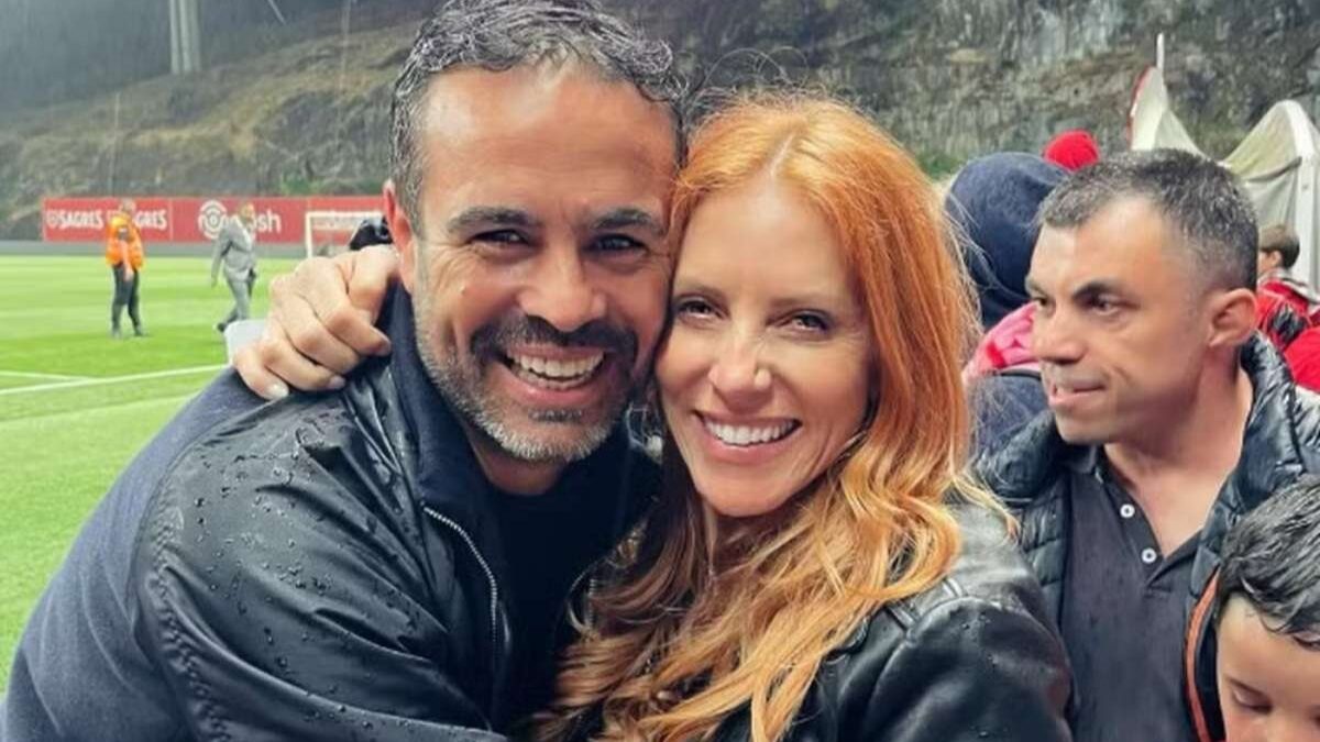 Maria Marques separates from Artur Jorge after accidentally discovering her relationship with Hanna Santos