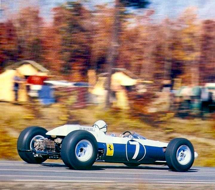 John Surtees en el GP de México de 1964.