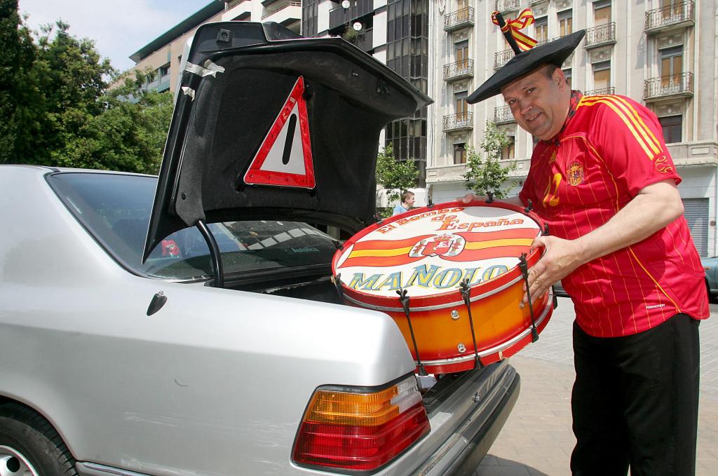 Manolo 'el del bombo', icono de la afición de La Roja: 10 Mundiales y 8 Eurocopas
