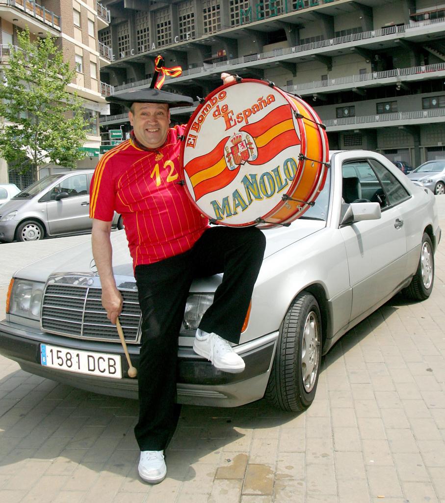 Manolo 'el del bombo', icono de la afición de La Roja: 10 Mundiales y 8 Eurocopas
