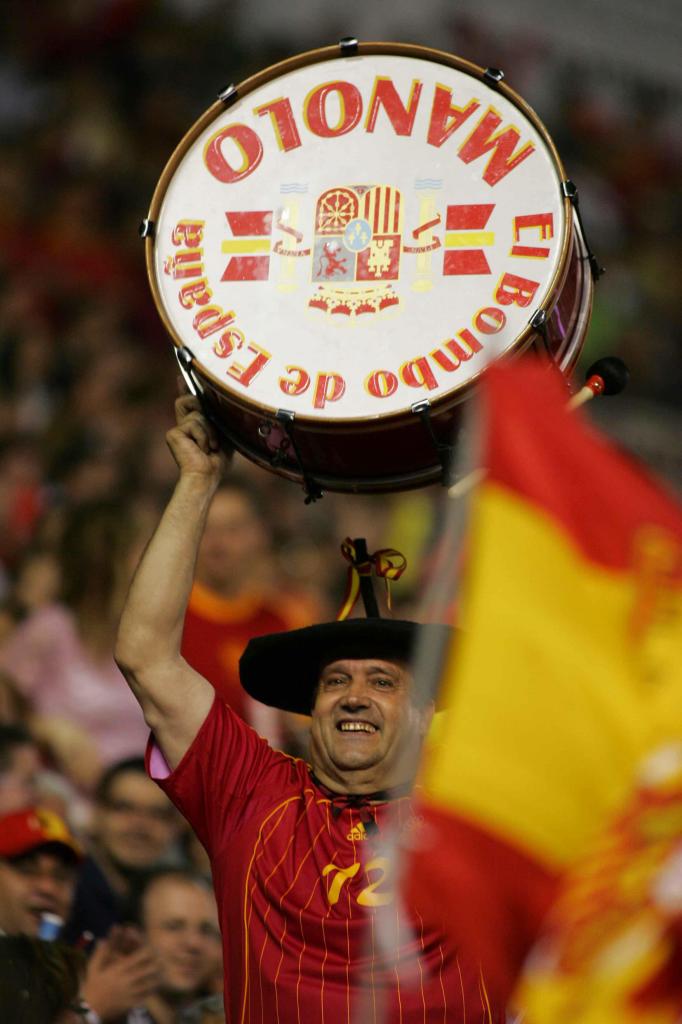 Manolo 'el del bombo', icono de la afición de La Roja: 10 Mundiales y 8 Eurocopas