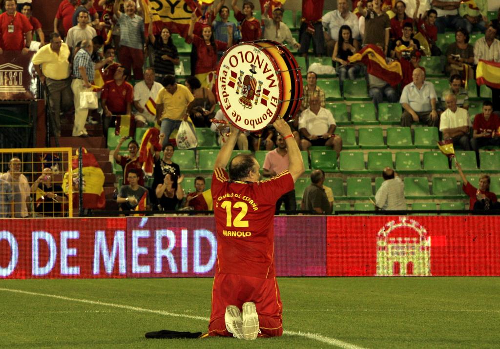 Manolo 'el del bombo', icono de la afición de La Roja: 10 Mundiales y 8 Eurocopas