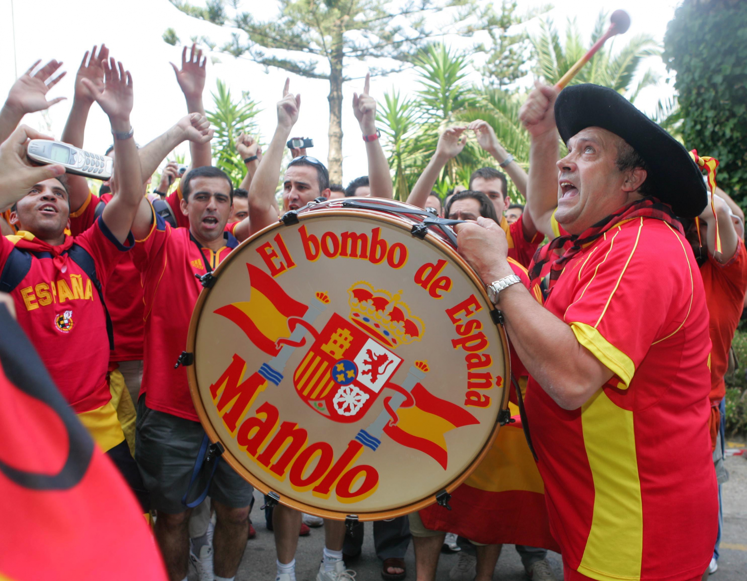 Manolo el del Bombo: de Chipre a Putin y mil anécdotas