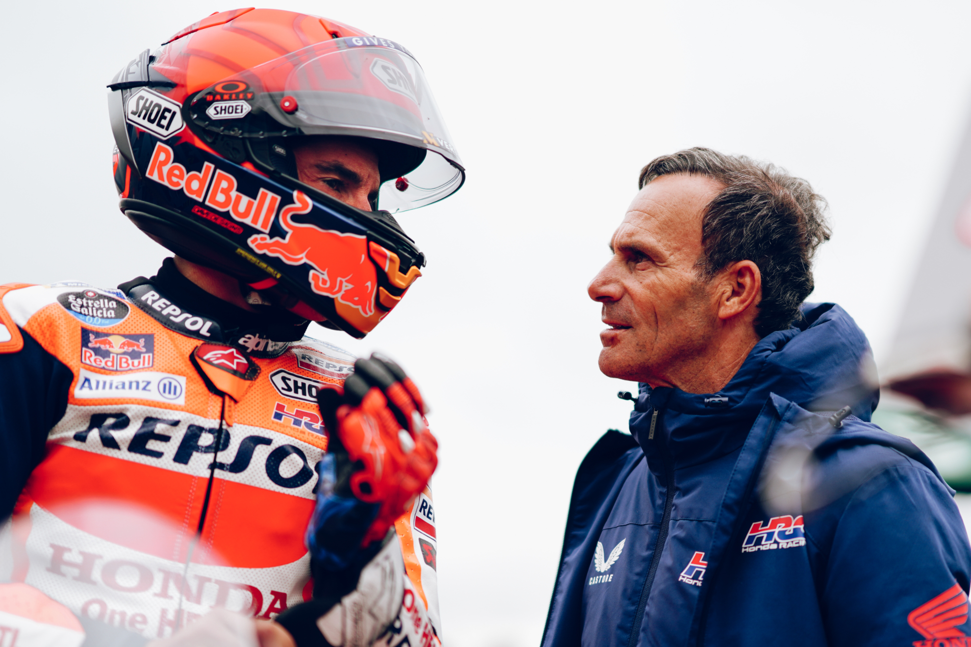 Puig conversa con Marc Márquez en Silverstone.