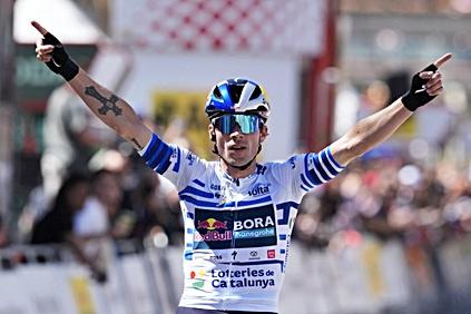 The Slovenian of Red Bull Bora Primoz Roglic celebrates the victory in the last stage of the Volta Cyclist to Catalonia. EFE/SIU WU