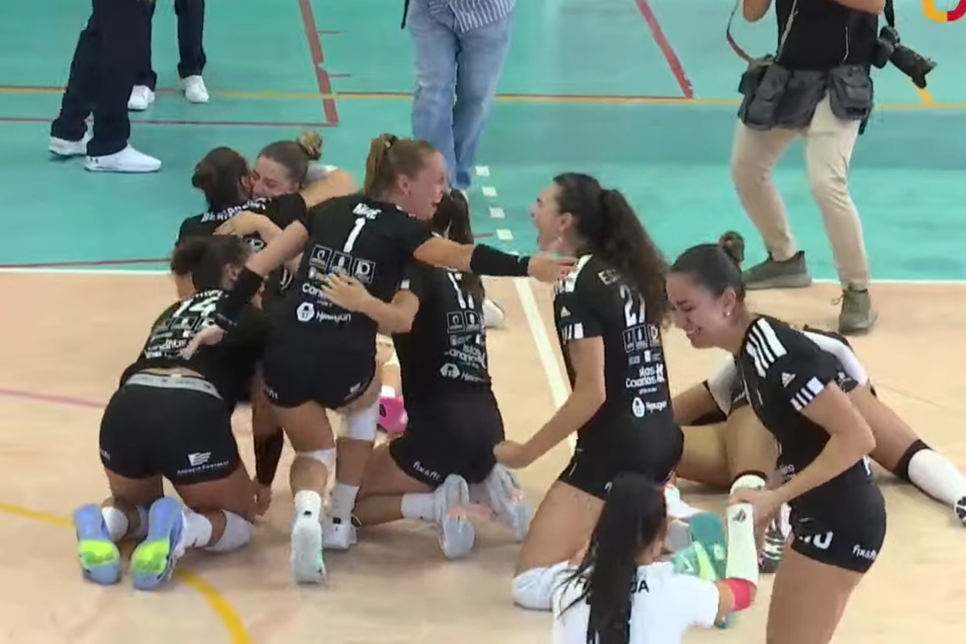 Le Heidelberg célébrant le premier titre de son histoire à Menorca