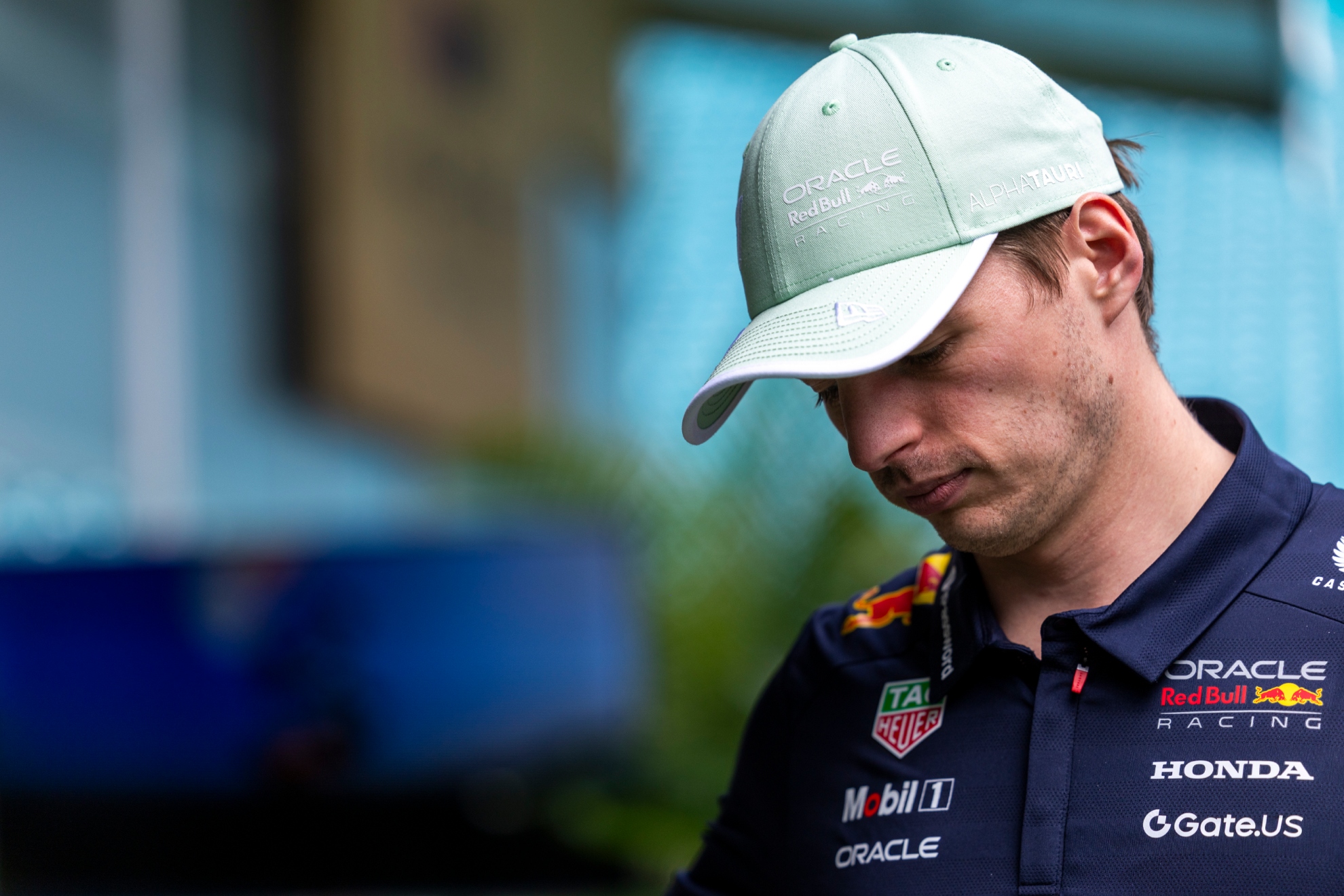 Max Verstappen en el paddock del GP de Miami 2025 de la F1.