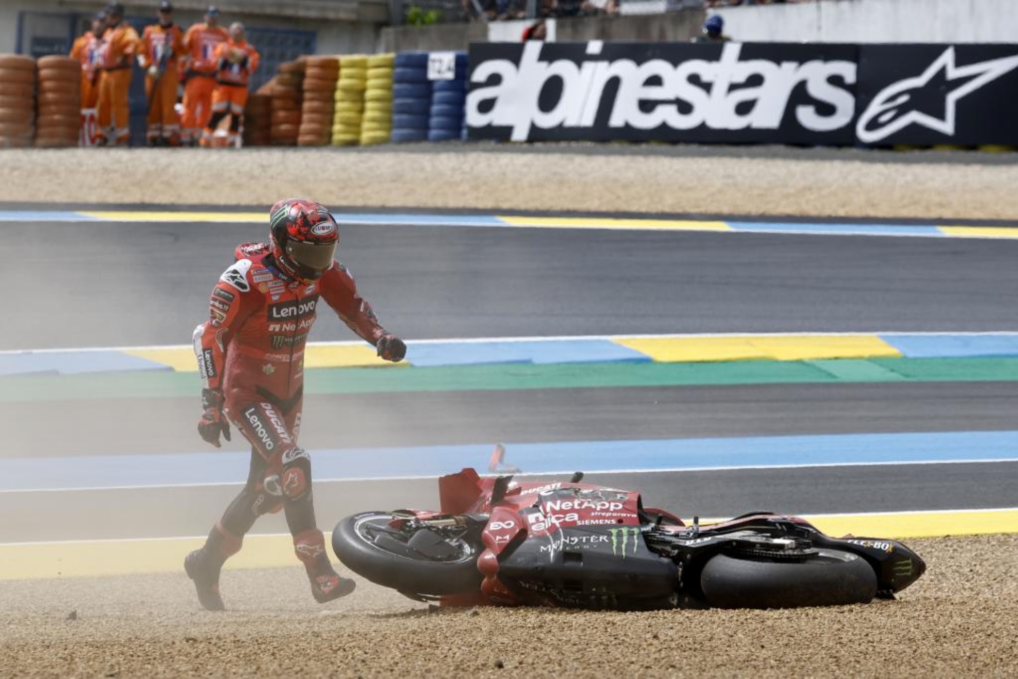 Pecco, tras su caída en el Sprint del sábado.