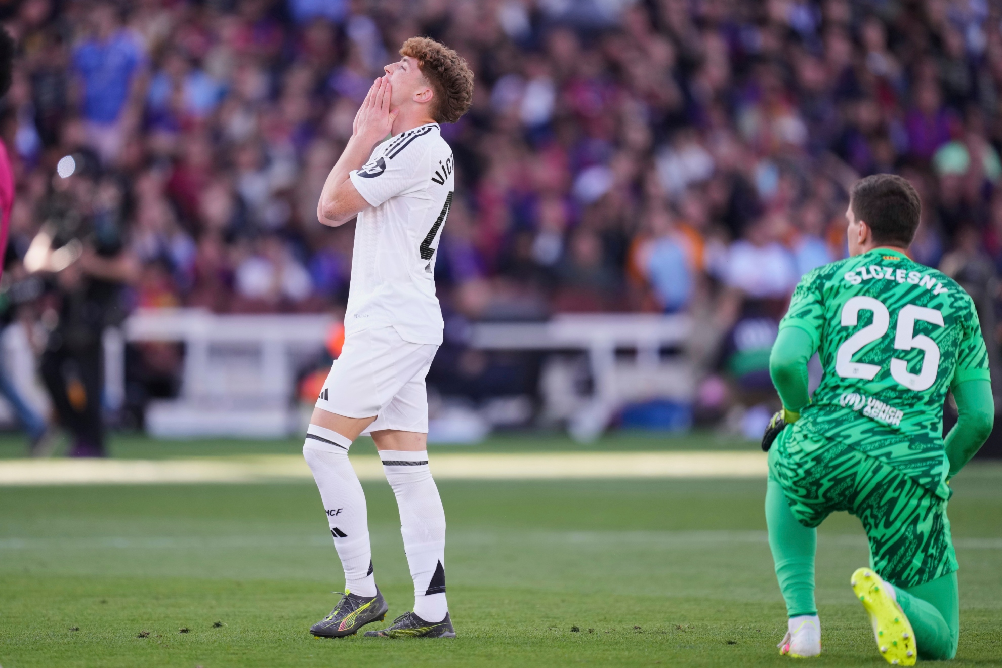 Víctor Muñoz, durante el Clásico.