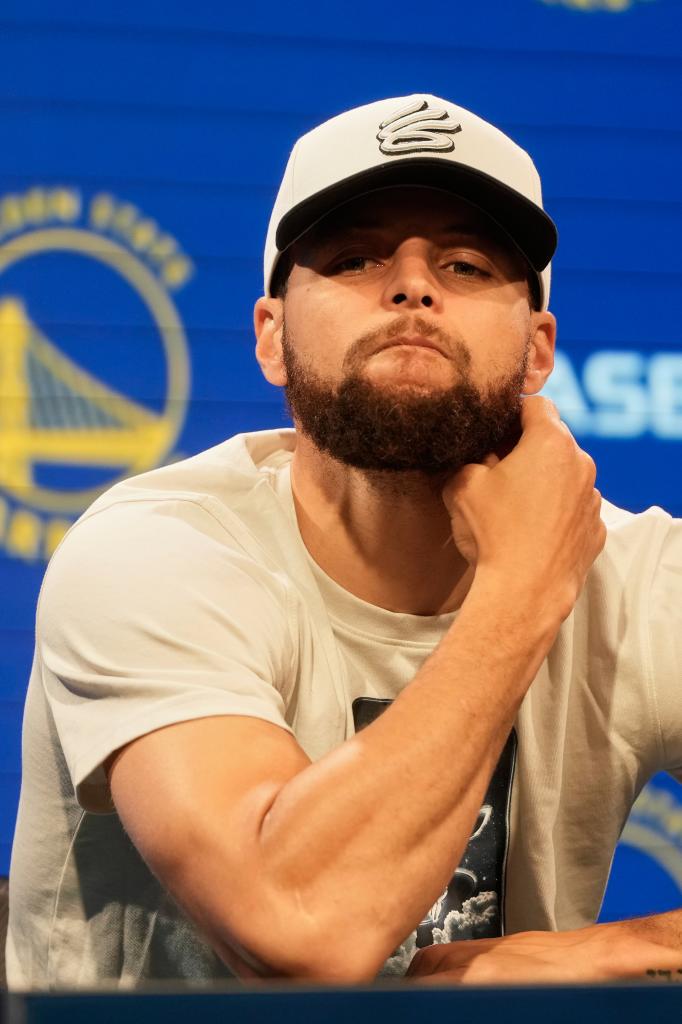 Stephen Curry, during his appearance before the press.